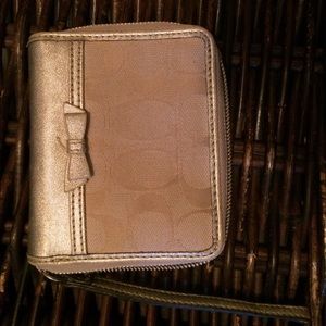 Coach wristlet wallet